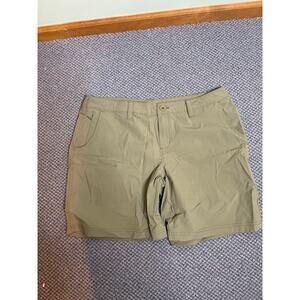 Ascend Women’s Khaki Shorts size 14